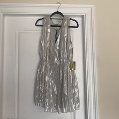 Formal Short Silver Dress Size Medium New With Tags Glam Dress Short, Flowy Dress Short, Dresses Silver, Glam Dress, Formal Shorts, Short Formal Dress, Colorful Dresses Formal, Silver Shorts, Glam Dresses