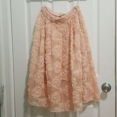 Gorgeous Peachy Pink Knee Length Skirt. Never Worn. Hm Skirt, Peachy Pink, Knee Length Skirt, Women Skirts Midi, Knee Length, Midi Skirt, Womens Skirt, H&m, Size 4