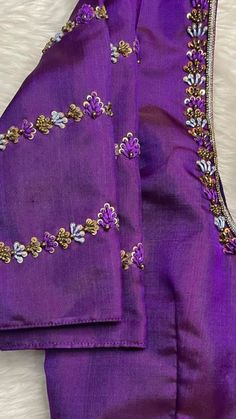 Jewellery Maggam Work Designs, Lotus Thread Work Blouse Designs, French Knot Aari Work Blouse, Simple Blouse Embroidery Designs, Simple Maggam Work Blouses Latest, Simple Work Blouse Designs, Simple Hand Work Blouse Designs, Blue Blouse Designs