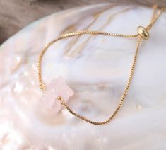 Rose Quartz Gold Bracelet Quartz Rock, Rose Gold Quartz, Rose Quartz Bracelet, Chunky Beads, Crystal Chain, Gold Bracelet Chain, Quartz Bracelet, Pink Bracelet, Pink Quartz