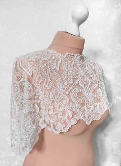 Short Bridal Cape, Tulle Bridal Wrap, Sparkle Wedding Cape Shawl, Lace Shrug, Wedding Dress Cape, Bridal Pearl Capelet, Beaded Bridal Top - Etsy Russia Short Bridal Cape, Pearl Capelet, Wedding Dress Cape, Lace Capelet, Bridal Capelet, Tulle Cape, Lace Shrug, Dress Cape, Cape Shawl