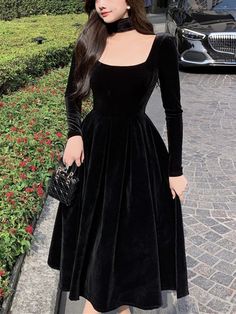 Long Sleeve Bridesmaid Dress, Evening Midi Dress, Dresses Ladies, France Vintage, Dress Autumn, Black Velvet Dress, Midi Dress Party, Looks Chic, Long Bridesmaid Dresses