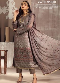 Organza Sleeves, Salwar Kamiz, Hippy Chic, Pakistani Salwar Kameez, Chiffon Collection, Embroidered Chiffon, Embroidered Organza, Designer Salwar Suits, Party Kleidung