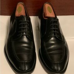 Elevate Your Wardrobe With These Hickey Freeman Handmade Black Dress Shoes. These Italian-Crafted Shoes Are In Good Condition And Feature A Split Toe Design, Lace-Up Closure, And Solid Pattern. The Leather Outsole And Upper, Plus Leather Insole, Ensure Comfort And Durability. The Hickey Freeman Brand Is Known For Its Quality And Style, Making These Oxfords A Must-Have For Any Fashionable Man. Perfect For Formal Events, Business Meetings, Or Even A Date Night Out. Step Up Your Shoe Game With These Timeless Dress Shoes. Shoe Trees Not Included. Black Dress Shoes Men, Events Business, Mens Black Dress Shoes, Black Oxfords, Black Dress Shoes, Timeless Dress, Oxford Dress Shoes, Shoes Handmade, Oxford Dress