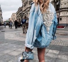 00s Mode, Embellished Denim Jacket, Mode Tips, Denim Outfits, Denim On Denim, Embellished Denim, Mode Inspo, 여자 패션, Looks Style