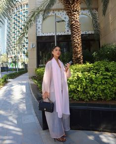 Islamic Planner, Summer Modest Outfits, Khaleeji Abaya, Luxurious Outfits, Abaya Fashion Dubai, Modesty Outfits