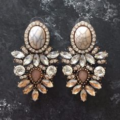 Add An Elegant Touch To You Outfits With These Tan And Cream Stone-Accented Earrings. Bohemian Bridal Jewelry, Western Prom Jewelry, Beige Drop Earrings For Party, Elegant Beige Teardrop Earrings, Western Wedding Jewelry, Fall Wedding Jewelry, Boho Wedding Jewelry, Cream Stone, Wedding Vibes