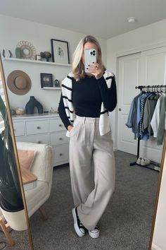 Tee And Trousers Outfit, Abercrombie Wide Leg Trousers, Abercrombie Tailored Pants Outfit, Casual Outfits With Trousers, How To Style Wide Jeans, Abercrombie Trousers Outfit, Taupe Trousers Outfit, Abercrombie Sloane Pant Outfit, Wide Leg Trousers Outfit Winter