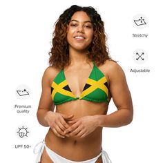 Nous jouons. Adoptez les couleurs du drapeau de la Jamaïque vert, noir et or avec ce haut de bikini à cordes rembourrées recyclé et respectueux de l'environnement pour votre prochaine course à la plage, à la piscine ou à votre fête. Le haut est fabriqué à partir de polyester recyclé doux, avec UPF 50+ et des bretelles polyvalentes et extensibles prêtes à être coiffées. Le dessus est double couche et est livré avec un rembourrage amovible supplémentaire pour plus de confort. Achetez-en un aujourd Green Swimwear For Water Sports And Beach Season, Green Swimwear For Water Sports, Green Triangle Top Sports Swimwear, Green Triangle Top Swimwear For Sports, Sporty Green Triangle Top Swimwear, Jamaica Flag, Running On The Beach, Flag Colors, String Bikinis