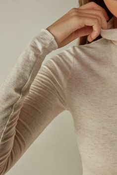 Long sleeve high collar top in soft modal ultralight with cashmere and lamé thread. Cozy Fabric, High Neck Top, Turtleneck Top, Long Sleeve Turtleneck, Collar Top, Turtle Neck Top, Bago, High Collar, Long Sleeve Tops