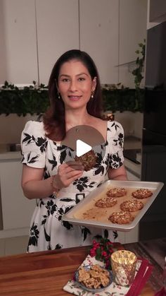 Meghna’s Food Magic on Instagram: "NO SUGAR NO BUTTER NO MAIDA APPLE WALNUT COOKIES - Can you even imagine that you could give cookies to your kids in tiffin?  🌟🍏🥜 **Say Hello to Guilt-Free Apple Walnut Cookies!** 🍪✨  Hey there, cookie lovers! Imagine your kids waking up and asking for breakfast, and instead of saying “no,” you cheerfully say, “Go ahead, have these cookies!” 🤯 Sounds unthinkable, right? But guess what? These special cookies are made without sugar, butter, or maida! 🙌   Featuring *fresh* walnuts straight from Chile (seriously, the quality is unmatched this season!), these cookies are not just delicious but healthy for heart, brain and body metabolism too! 🍎🥳 In just 15-20 minutes, you can bake these up, and I bet your kids will love taking them in their tiffins! 🥪?