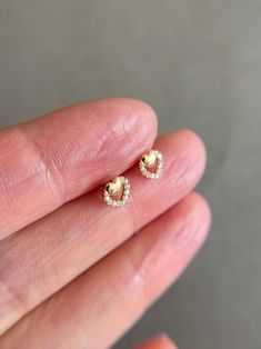 SCREW BACK/14K Solid Gold Tiny CZ Heart Stud Earrings 14K Solid Gold - Etsy Philippines Gold Price, Heart Studs, Small Earrings, Heart Earrings Studs, Screw Back Earrings, Sensitive Ears, Earring Backs