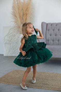 Make your little one feel like the belle of the ball with this stunning Tutu Birthday Baby Dress! This sparkling flower girl dress is the perfect choice for any special occasion or event, from weddings and pageants to proms and birthdays. Crafted from the finest quality tulle, this toddler special occasion gown features a full, fluffy skirt that's sure to make your little one feel like a princess. The beautiful cappuccino color is complemented by sparkling embellishments, adding a touch of glamo Sunday Best Pageant Dresses Toddler, Toddler Wedding Outfit Girl, Christmas Dresses For Kids, Toddler Pageant Dress, Green Toddler Dress, Pageant Photoshoot, Toddler Wedding Dress, Gown Wedding Guest, Toddler Pageant Dresses