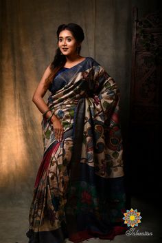 Kalamkari and kantha fusion pure tussar sari fusion of two great and authentic indian art. complete hand made. Fusion Saree, Contemporary Saree, Pattern Blouses, Kalamkari Blouse, 2020 Outfits, Kalamkari Sarees, Saree Hairstyles, Saree Blouse Styles, Blouse Designs High Neck