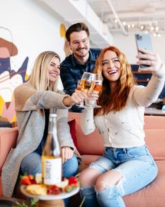 Surely Wine Lifestyle Photography with Models by Jakob Wandel Lifestyle Photography Friends, Friend Hangout, Lifestyle Photography Women, Wine Lifestyle, Taking Selfie, Beverage Photography, Best Alcohol, Wine Photography