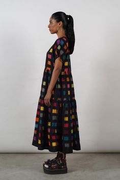 The most easy-to-wear, flowy shape, the tier dress, made in a timeless and happy Ikat fabric. Fit tip: This dress has a comfortable loose fit. If you're looking for a different size or a customised version, don't hesitate to drop us an email at hello@ominana.com. You can find a shorter version here. Pre-order: Each dress takes roughly 3-4 weeks to make and ship. If you need it sooner or for a particular event, please drop us an email at hello@ominana.com to see if we can expedite deliver for you 90s Mom Outfit, 90s Mom, Accessory Inspo, Women Summer Fashion, Xxxl Dress, Tier Dress, 2024 Outfits, Dresses Xxl, Ikat Fabric