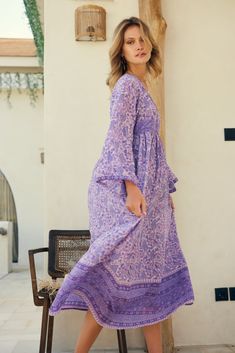 The Jade Printed Maxi Dress in Lavender is a must-have for any beach-to-bar occasion. Its sophisticated and graceful design sets it apart from other maxi dresses, making it an instant classic from Blue Boheme. Made from 100% Indian cotton with a lining, this dress is both comfortable and stylish. It comes in two sizes, Small/Medium (fits sizes 2-6) and Medium/Large (fits sizes 6-10), ensuring a perfect fit for every body type. The beautiful lavender color adds a touch of femininity to the dress, Elegant Floor-length Beach Dress For Spring, Beach Season Floor-length Maxi Dress For Brunch, Lavender V-neck Maxi Dress For Spring, Flowy Feminine Boho Maxi Dress, Beach Season Brunch Maxi Dress, Floor-length, Purple Floor-length Maxi Dress For Spring, Flowy Boho Maxi Dress For Brunch, Flowy Maxi Dress For Garden Party And Beach Season, Feminine Floor-length Beach Maxi Dress