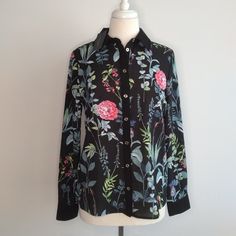 Tommy Hilfiger Button Down Top Point Collar Semi Sheer Fabric 3/4 Roll Tab Sleeves Floral Motif With Contrast Collar/Cuffs Button Front Closure Polyester Approximate Measurements Shoulder Seam To Cuff 24.5 In Shoulder To Hem 24.5 In Armpit To Armpit 19 In ** If This Is Your First Time Buying On Poshmark, Use Code Paamscloset At Sign Up To Get $10 Off.