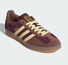 Gazelle indoor in maroon Yellow Streetwear, Adidas Shoes Originals, Adidas Originals Gazelle, Indoor Shoes, Adidas Original, Adidas Gazelle, Adidas Online, Retro Vibe