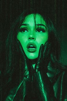 green matrix Maggie Lindemann Filmy Vintage, Dark Green Aesthetic, Photoshoot Themes, Cinematic Photography, Creative Portraits, Photo Reference, Green Aesthetic