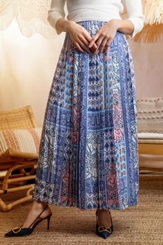 Step out in style with MunFashion's Blue Chiffon Patchwork Skirt, where boho meets chic! This airy piece, adorned with vibrant patterns, is your go-to for a playful yet poised spring ensemble. Float through your day with a swirl of blues and a whisper of chiffon. #SpringOutfits #MunFashion #BohoChic #ChiffonElegance #PatchworkPizzazz #SpringFashion2024 #FestivalReady #TrendyMaxi #FashionistaFind #EffortlessStyle Dresses With Relaxed Midi Skirt And Elastic Waistband, Cotton Midi Skirt With Patchwork, Patchwork Cotton Midi Skirt, Flowy Midi Dress With Elastic Waistband, Relaxed Midi Dress With Elastic Waistband, Spring Floral Patchwork Maxi Skirt, Chic Spring Patchwork Skirt, Chic Patchwork Skirt For Spring, Flowy Midi Skirt With Patchwork