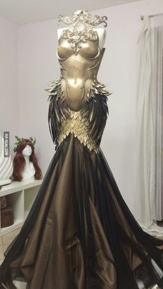 Dress of the Phoenix Gaun Abad Pertengahan, Mode Costume, Idee Cosplay, Fantasy Dresses, Fantasy Gowns, Stil Inspiration, Fantasy Costumes, Fantasy Dress, Fantasy Clothing