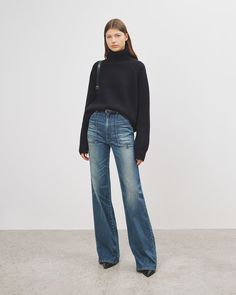 Diverse Fashion, Flare Jeans Outfit, Outfit Invierno, Winter Jeans, Nili Lotan, Japanese Denim, Fall 2023, Back Patch, Mode Style