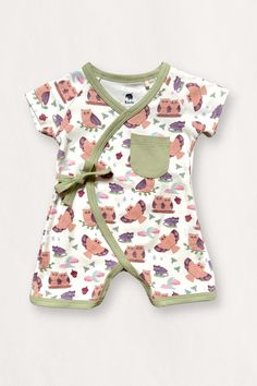 DESCRIPTION Introducing our adorably unique Baby Kimono Outfit in our Nocturnal print, a delightful gender-neutral outfit with a vibrant unisex pattern that will stand out in any baby's wardrobe. Crafted from the finest Organic Pima Cotton, this kimono romper promises a long-lasting soft and gentle touch against your baby's sensitive skin. This outfit is the perfect blend of comfort, quality, and color, making it an absolute must-have for your baby that will last wash after wash. Our kimono-styl Gender Neutral Outfit, Baby Kimono, Kimono Outfit, Bleach Product, Color Making, Lycra Fabric, Sustainable Farming, Gentle Touch, Kimono Style