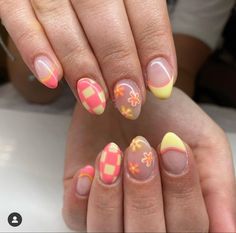 Teen Nails, Spring Break Nails, Retro Nails, Spring Acrylic Nails, Hippie Nails, Cute Simple Nails, Simple Gel Nails, Girly Acrylic Nails, Summery Nails