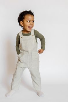 Perfect for your little adventurer, the Patch Pocket Overall can handle everything from play dates to family dinners. Designed in our woven railroad fabric, these overalls give your little one room to move and play. The elasticized shoulder straps make for easy on-and-offs and the front patch pockets add the cutest detail. GOTS Certified Organic Cotton Washed for Extra Softness