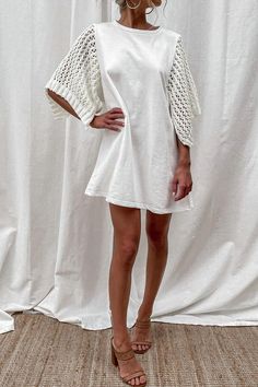 Street Round Neck Straight Cut Mini Dress P15515 White Chic Crew Neck Mini Dress, Oversized Long Sleeve Mini Dress For Summer, Crew Neck Dress For Spring Day Out, Crew Neck Dress For A Spring Day Out, Chic Crew Neck Summer Dresses, Summer Crew Neck Dress, Chic Oversized Mini Dress, Oversized Mini Dress For Summer, Summer Crew Neck Dress For Day Out