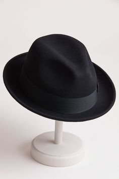 Chanteur Wool Felt Fedora Hat Formal Wool Felt Hat For Winter, Fitted Felt Hat With Curved Brim For Travel, Classic Cloche Felt Hat, Classic Wool Felt Hat For Winter, Classic Felt Cloche Hat, Classic Fall Felt Hat Bands, Classic Felt Hat Bands For Fall, Formal Felt Hat Band For Fall, Formal Felt Hat For Fall