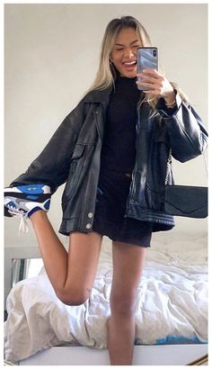 Bekväma Outfits, Adrette Outfits, Tennis Shoes Outfit, Monochromatic Outfit, Outfit Chic, Populaire Outfits, Looks Street Style, Looks Black, Mode Ootd