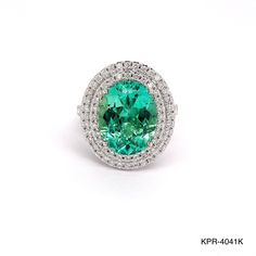 This High quality Colombian Emerald Ring is a unique beauty that will make you stand out for any occasion. This piece is one of a kind and is a piece you can find nowhere else and is the perfect Elegant gift. This highly elegant and Vivid green Colombian Emerald Ring is GIA certified, and has been hand crafted with a 4.58 carat beautiful sparkling Colombian Emerald from the deepest and most natural mine in Colombia. Aside from the magnificent Colombian Emerald of this fine Jewelry piece, this pi Colombian Emerald Ring, Smaragd Ring, Emerald Rings, Emerald Gem, Colombian Emeralds, Gold Top, Unique Beauty, Emerald Ring, Elegant Gift