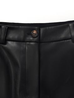 -Soft and comfortable -Versatile -With elastic waistband Upgrade your wardrobe with this eco-friendly PU pants, crafted with a soft touch and stretch for comfort. The elastic waistband and H-shaped cut offer a flattering fit for all body types. Timeless black ensures versatility for any occasion, from business meetings to after-work gatherings – a true staple for your daily commute and social life.PU Leather Full Length Women PantsGoodsNo: 1C9C1D020• Fit Type: Fit• Elastic: Non-elastic• Thicknes Modern Cheongsam, Vacation Looks, Long Sleeve Short Dress, Black White Red, Cami Tanks, Cheongsam, Winter Sale, Long Sleeve Maxi Dress, Long Maxi Dress