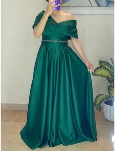 A-Line Evening Gown Elegant Dress Formal Sweep / Brush Train Christmas Red Green Dress Short Sleeve Off Shoulder Satin with Pleats Crystals Green Dress Short, Red Green Dress, Train Christmas, Gown Elegant, Maid Of Honour Dresses, Dresses Formal Elegant, Evening Gowns Elegant, Dress Short Sleeve, Dress Formal