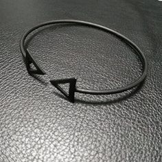 High Quality Stainless Steel, Without Tarnish And Fading, Nickel Free And Hypoallergenic Bangle Diameter: 6.5cm/2.55inch Gorgeous Arrow Triangle Bangle, Great For Layering Bracelets. 100% High Quality And Reasonable Price, This Bangle Bracelet Is A Lovely Base For Any Jewelry Creation Or On Its Own. It Is Stainless Steel - Lead And Cadmium Free - With A New Geometric Triangle Design! Color: Black Heart Anklet, Stretchy Beaded Bracelet, Enamel Bangle, Cuff Bangle Bracelet, Multi Strand Bracelet, Sterling Silver Cuff Bracelet, Local Jewelry, Gold Bracelet Chain, Bangle Set