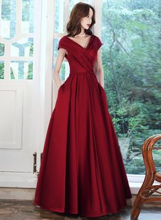 Prom Dresses Lace Sleeves, Red Satin Prom Dress, Prom Dress Burgundy, Burgundy Evening Dress, Dress Wine, Long Bridesmaid Dress, Satin Prom Dress, Satin Color, Prom Dresses With Sleeves