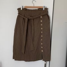 Never Worn Army Green Skirt. Elastic Waist With Tie. Casual Khaki Skirt For Day Out, Gold Tulle Skirt, Pink Leather Skirt, Army Green Skirt, A Line Skirt Outfits, Printed Long Skirt, Black Skater Skirts, Stretchy Skirt, Pleated Long Skirt