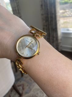 This is a beautiful find. It came from a local San Antonio Estate where the owner never wore it. It's in pristine condition and has a battery that is working. It's gold plated and has a lovely chain with a toggle as a band. Chain Watch, Vintage Burberry, Rhinestone Bracelet, Gold Plated Chains, San Antonio, Womens Watches, Wrist Watch, Burberry, Jewelry Watches