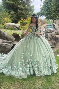 Green Ball Gown Dress, Sage Quinceanera, Sage Green Ball Gown, Green Quince Dress, Charro Quince, Green Quinceanera Dresses, Green Ball Gown, Green Quince