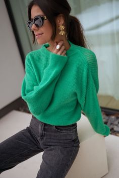 Green Bolla Sweater – Easy Clothes North America Parisian Style Outfit, Clothes Green, Color Outfits, Green Knit Sweater, Green Long Sleeve, Casual Tops For Women, Basic Outfits, Work Outfits