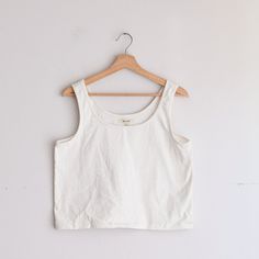 Brand New Without Tags, Never Worn! True To Size. Everyday Cream Sleeveless Tank Top, Everyday Cream Tank Top For Summer, Cream Sleeveless Tank Top For Everyday, Cream Tank Top For Everyday Summer Wear, Off White Sleeveless Cotton Tops, Cream Linen Tops For Daywear, Off White Cotton Tops For Everyday, Cream Cotton Top For Daywear, Classic White Tank Top For Everyday