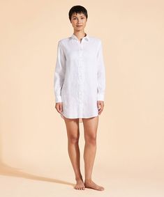 Slip on the Fragance women's shirt-dress over your swimsuit after your daily swim. The light and floaty linen fabric is particularly comfortable, making it perfect for laid-back holidays. Its loose cut and long sleeves makes this plain shirt the ultimate in casual chic.Women long sleeve collared shirt dressLong cutTone on tone embroidered Turtle on left bottom hem"V" buttonsWomen linen shirt dressSolid women linen shirt dress100% Linen To take care of your adored Women Summer Shirt Dress, we advise you to follow our suggestions below:Wash your Shirt Dress at 30°C with similar colors.Do not use oxygenated or chlorine based bleach/ stain removers, your Summer Shirt Dress won't appreciate it.Air-dry your Shirt Dress and do not use tumble dryer.Regular steam or dry iron inside out, with maximu Casual Chic Women, Women Linen Shirt, Embroidered Turtle, Women Shirt Dress, Long Sleeve Collared Shirt, Stain Removers, Women Summer Dress, Shirt Dress Summer, Linen Shirt Dress