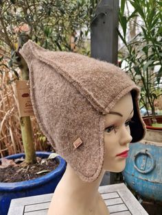 This hat is made from 100% virgin wool from Faroe sheep Wool walk on the outside, warmly lined with cotton fleece on the inside. one size pure natural product! Skull Cap Beanie, Cotton Fleece, Skull Cap, Hat Making, Sheep Wool, Walk On, Sheep, Caps Hats, Accessories Hats