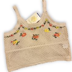 Rebellion Again Tan Beige Floral Crochet Summer Crop Top - Handmade - Sz Large Enjoy The Detailed Craftsmanship And Vibrancy Of This Handmade Rebellion Again Women's Floral Crochet Top In Tan. The Exquisite Details Of Its Crochet Lace Floral Pattern Display A Classic Yet Fashion-Forward Style. The Breathable, Light-Weight Material Allows For Extra Comfort As A Stand Alone Top For Summer Days Or Pulled Over A Bikini While Pool / Beach Side You Won't Regret Adding This Lovely Statement Piece To Yo Floral Crochet Top, White Crochet Tank Top, Crochet Floral Top, Scalloped Blouse, Kimono Style Tops, Summer Crop Top, Beach Side, Crochet Summer Tops, Hippie Costume