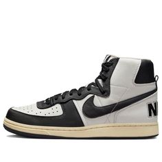 Nike Retro High-top Sneakers, Retro Nike High-top Sneakers With Round Toe, Vintage Nike High-top Sneakers For Streetwear, Vintage Leather Nike High-top Sneakers, Vintage Nike High-top Sneakers, Vintage Mid-top Sneakers For Streetwear, Retro Leather High-top Sneakers, Vintage High-top Sneakers For Streetwear, Vintage Nike Lace-up High-top Sneakers