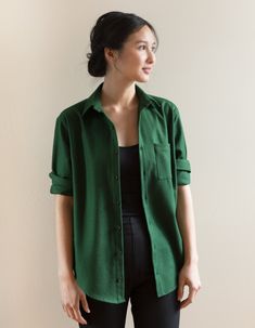 The New Oxford (Exacting Green Merino Wool) Colourful Shirt Outfit, Like Green Outfit, Queer Teacher Outfits, Short Person Outfits, Gardening Outfit Aesthetic, Futch Style, Green Shirt Outfits Women, Green Shirt Outfit Ideas, Casual Green Outfit