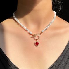 Redefine elegance with our Kpop-inspired Pearl Choker Necklace. This neckwear seamlessly blends the sophistication of pearls with the energetic vibes Ruby Heart Necklace, Red Heart Necklace, Goth Choker, Rose Beige, Baroque Pearl Necklace