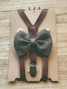 PLEASE READ THE INFORMATION BELOW BEFORE PLACING AN ORDER :) This 1/2” skinny coffee brown adjustable faux leather suspenders with grey bow tie set is perfect for your groomsmen, ring bearers, family photos or just because! **Suspenders and bow ties can be purchased individually in the same drop Suspenders For Men, Brown Suspenders, Suspenders For Boys, Suspenders Men, Leather Suspenders, Burlap Bow, Suspenders Set, Wedding Groomsmen, Burlap Bows